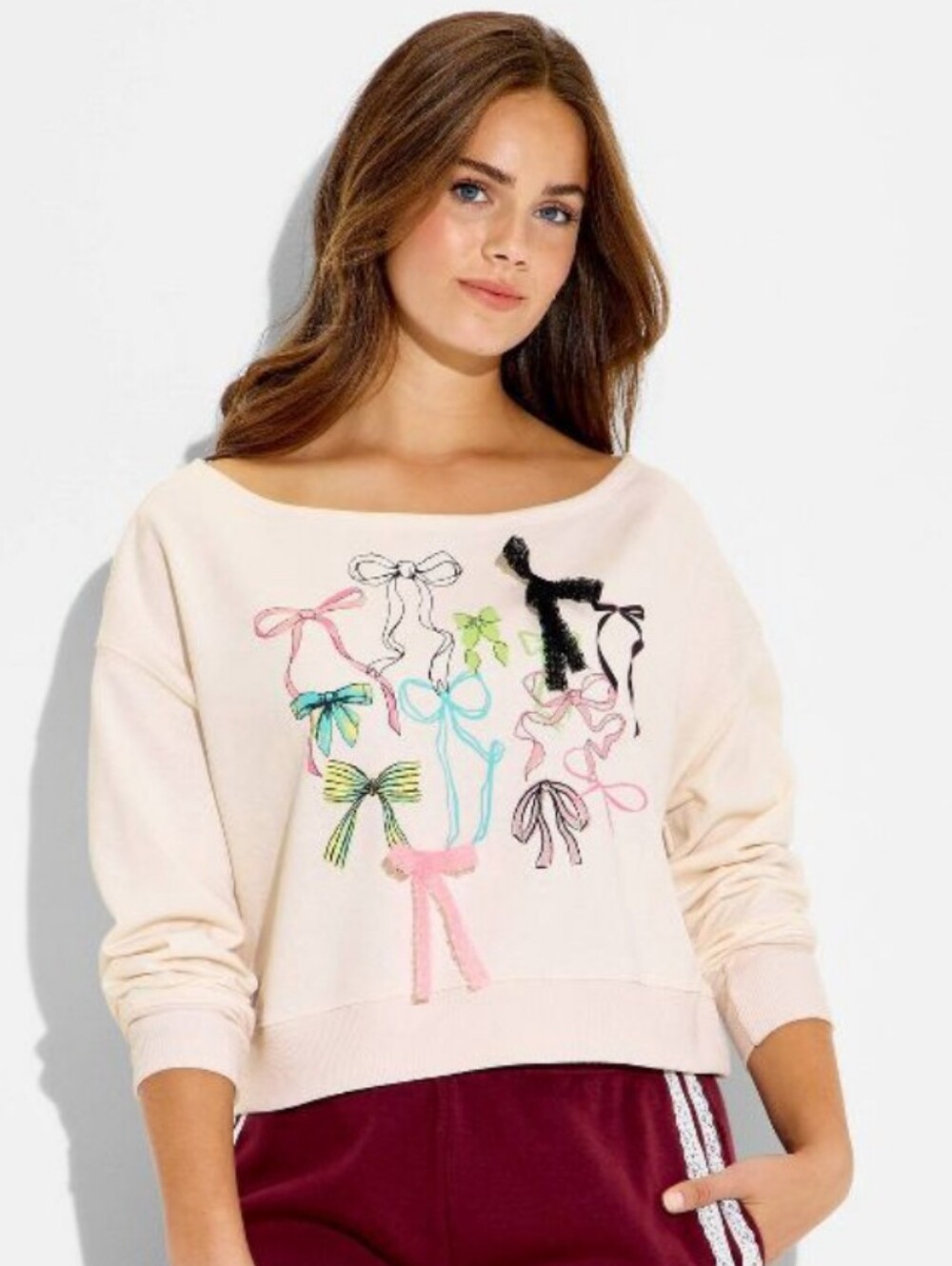 NWT Modern Lux Medium Ivory Ribbed Hem Bows Graphic Pullover Sweatshirt